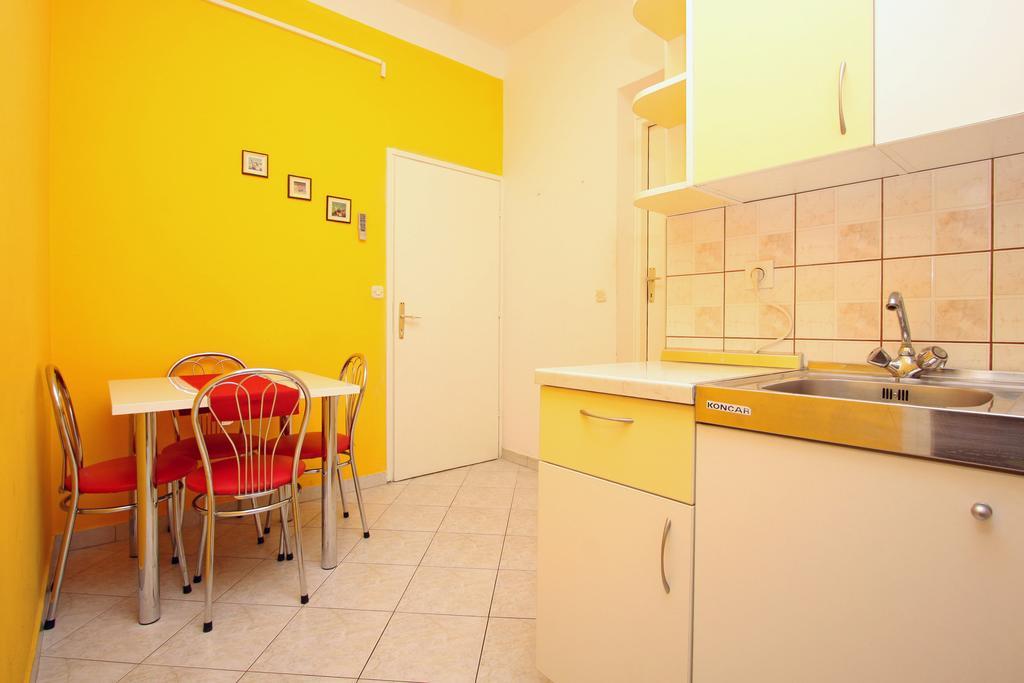 Apartments And Rooms Vesna Novaglia Esterno foto